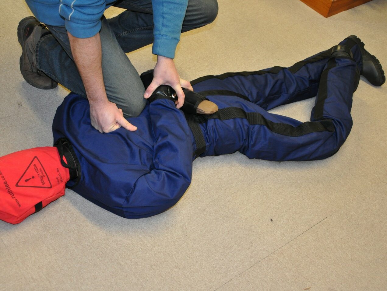 MANNEQUIN D'ENTRAÎNEMENT AU SAUVETAGE SÉCURITÉ EN PRISON RUTH LEE HYDROTOP