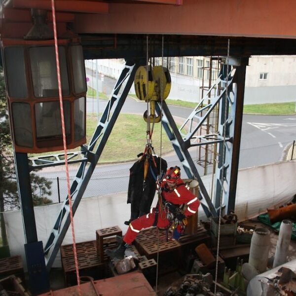 Entraînement au secours d'un travailleur en hauteur