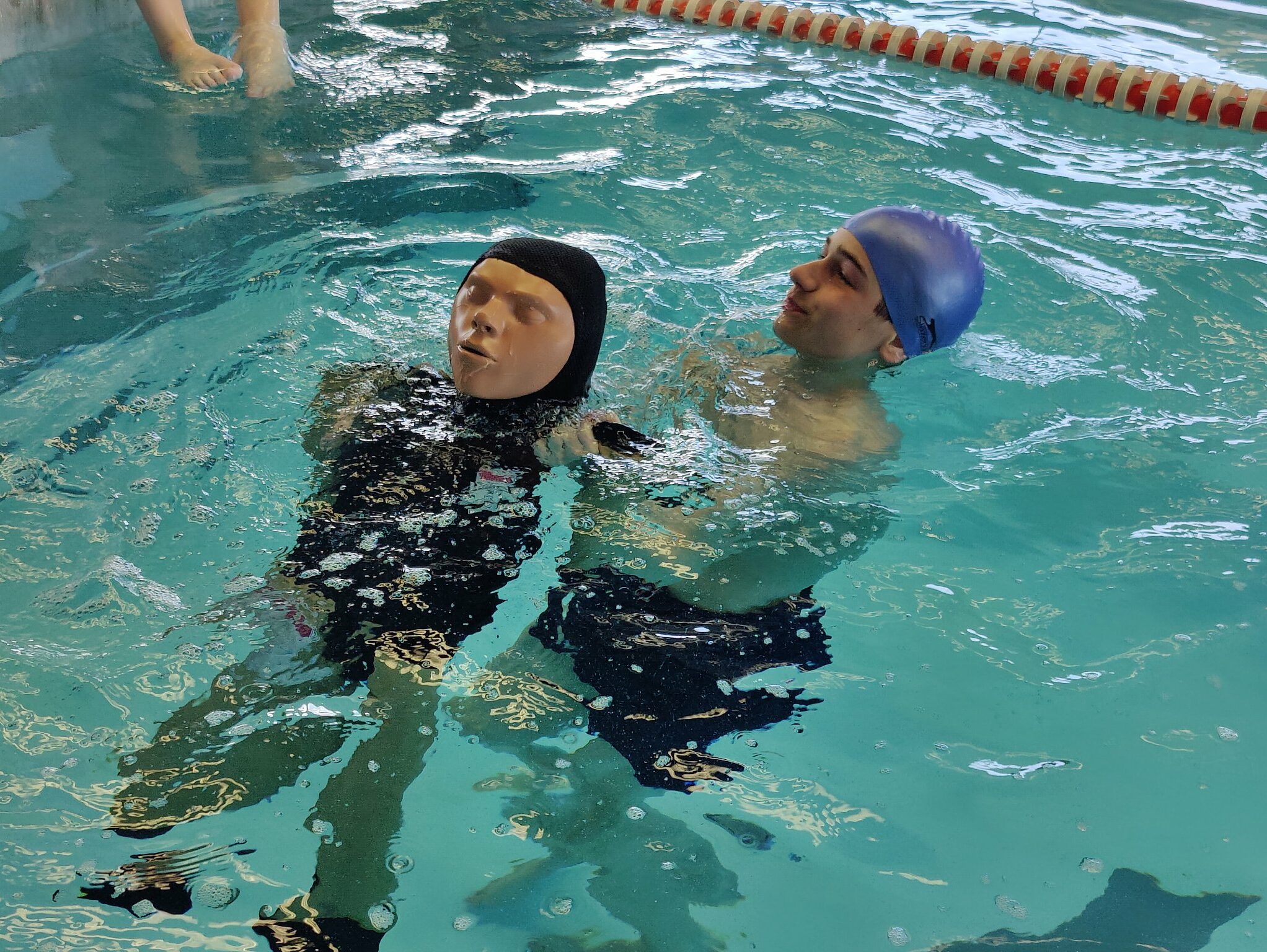 mannequin priscine Ruth Lee réaliste pris en charge en surface