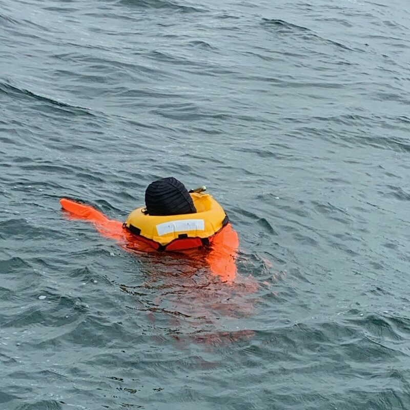 Cagoule thermique pour mannequin de formation aquatique